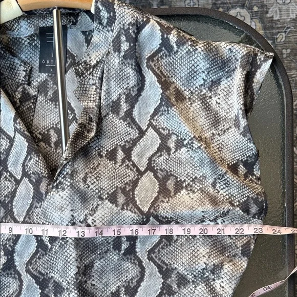 ORTTU, large,Snake Print asymmetrical Shirt for Men - Picture 8 of 12